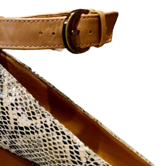 B. Makowsky snakeskin look wedge heels size 6.5 - Picture 5 of 11